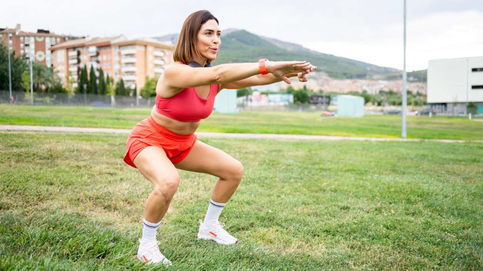 7 isometric exercises for weight loss and muscle strength