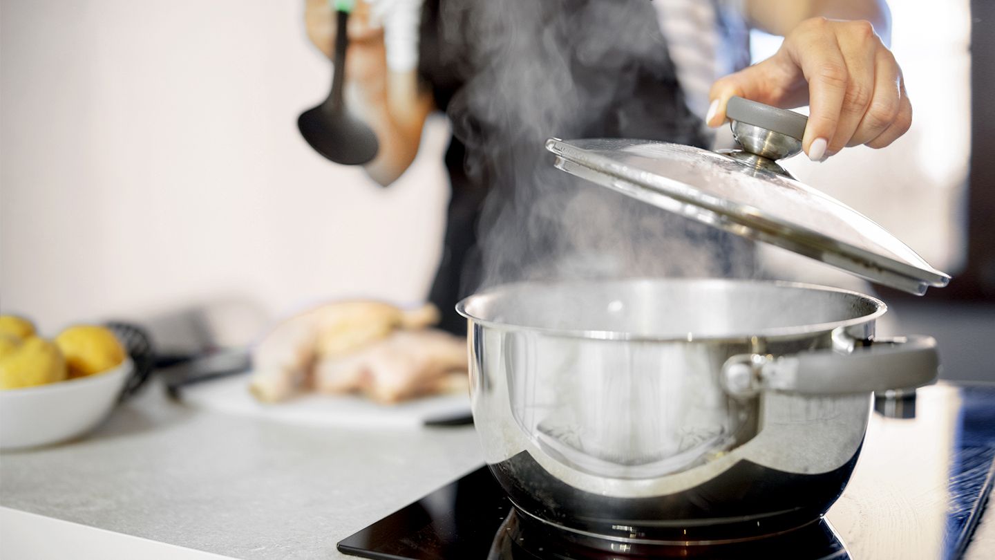 11 Foods and Drinks to Relieve COVID-19 Symptoms