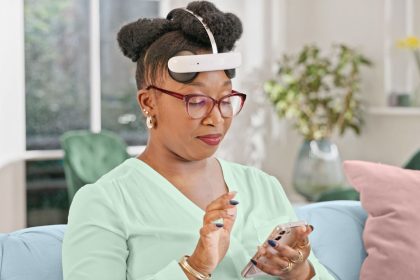 New At-Home Device Treats Depression With Gentle Zaps to the Brain