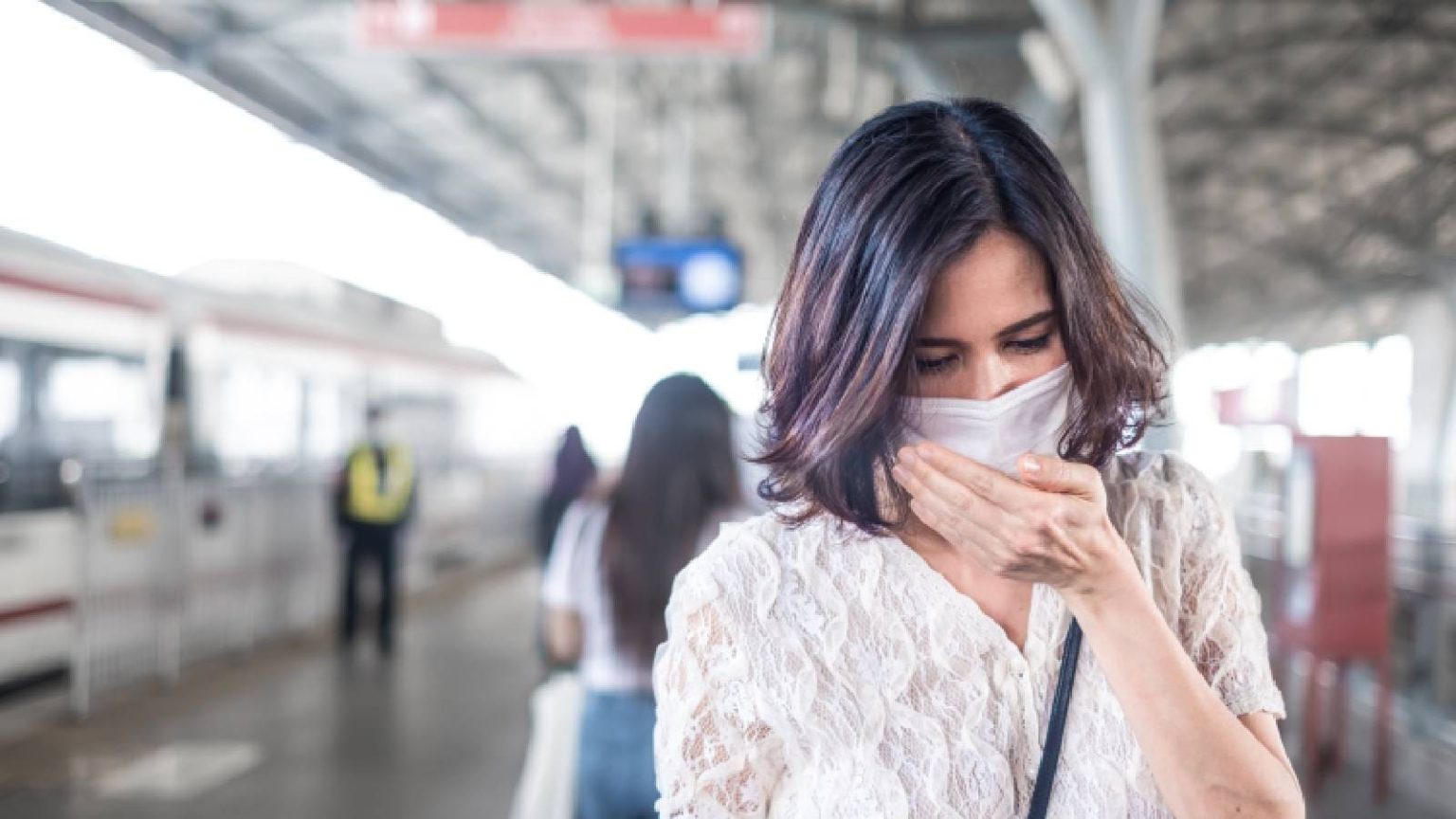 Air pollution detox: 10 foods and lifestyle tweaks to strengthen your lungs