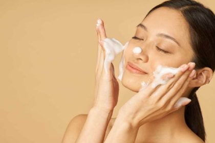 5 lifestyle habits that age your skin faster, silently